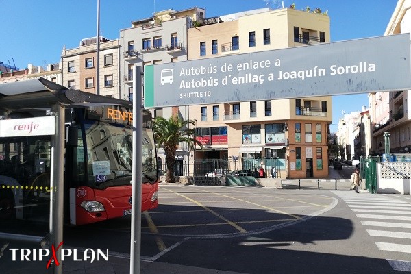 Shuttle Bus between Valencia Nord and Joaquin Sorolla Stations